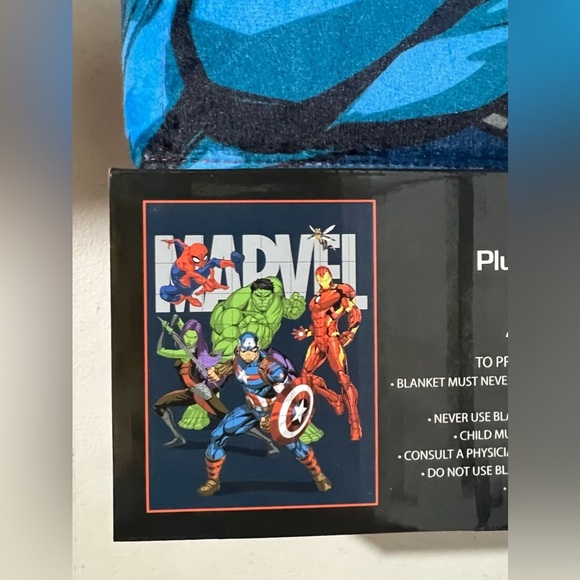 NWT Marvel Avengers Kids Weighted Blanket Soft 36”x48” 4.5 Lbs - Picture 3 of 4